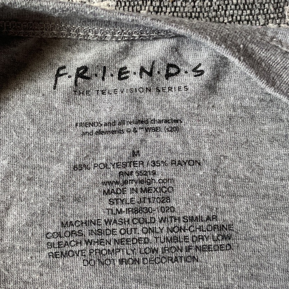 Friends tee - Picture 3 of 4
